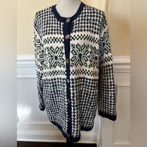 Vintage, Hand knit, Ivory, Navy & Green Houndstooth Check Boho Chic Sweater.